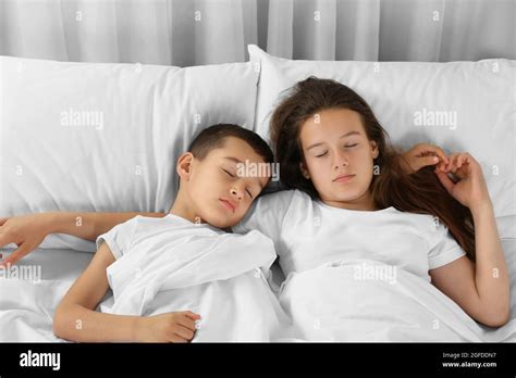 brother and sister sleeping xxx video